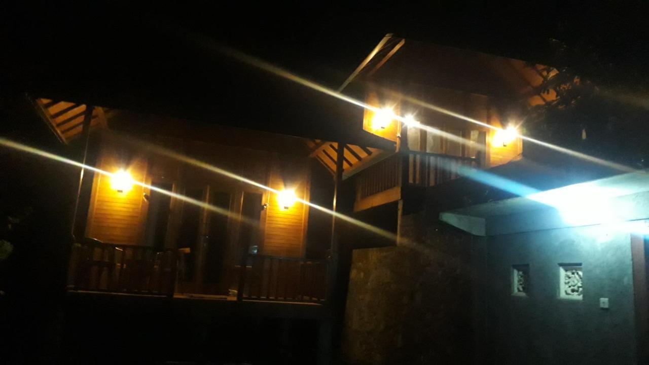 Uma D'Nyuh Homestay Singaraja Exteriér fotografie