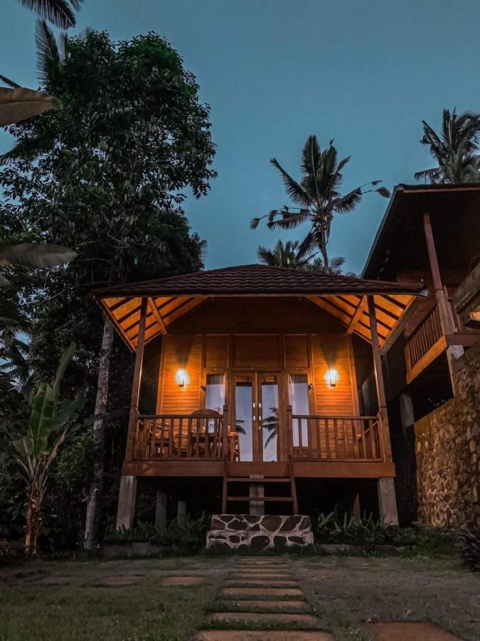 Uma D'Nyuh Homestay Singaraja Exteriér fotografie
